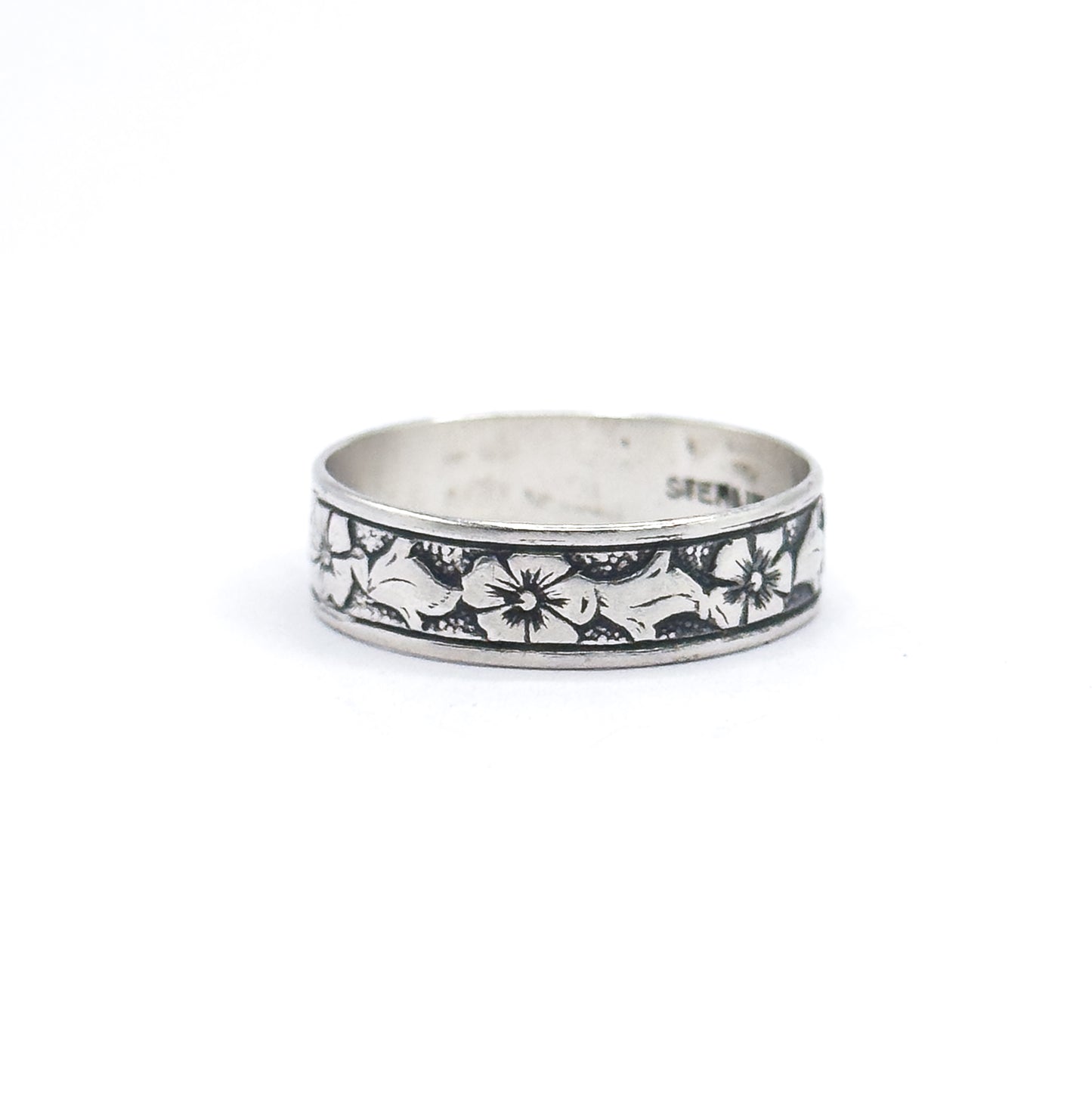Vintage Floral Wide Band Ring in Sterling Silver