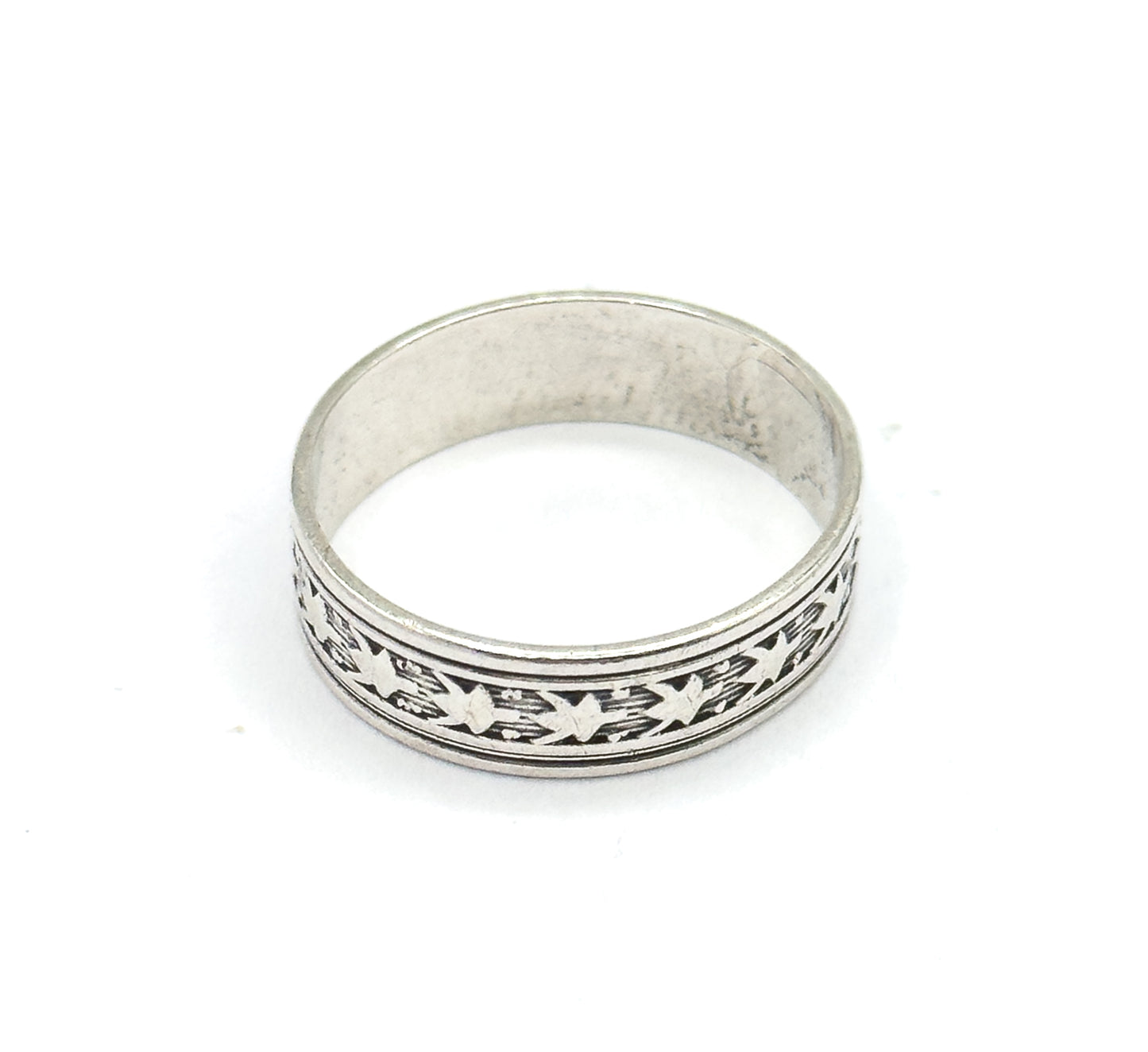 Vintage Sterling Silver Ring with Geometric Pattern