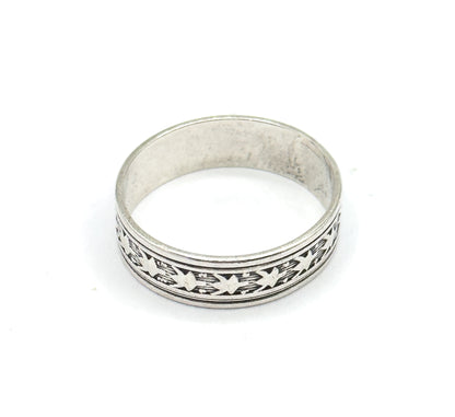 Vintage Sterling Silver Ring with Geometric Pattern