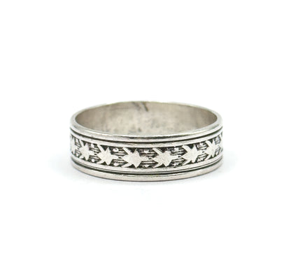 Vintage Sterling Silver Ring with Geometric Pattern