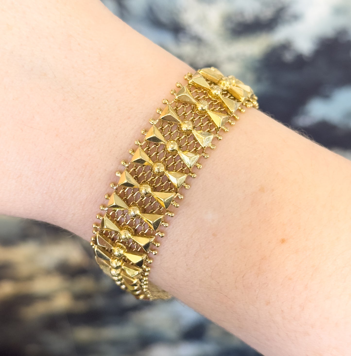 Mid-Century Geometric Bow Tie Link Bracelet in  Yellow Gold