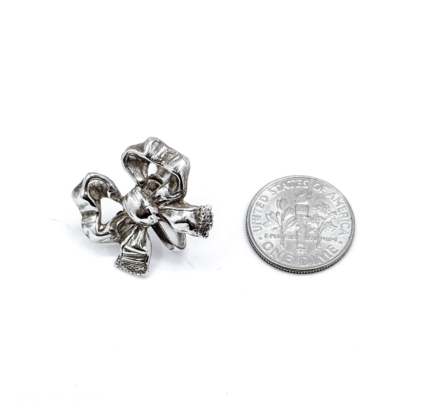 Mid-Centuntury Bow Screwback Earrings in Silver