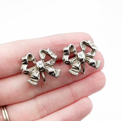 Mid-Centuntury Bow Screwback Earrings in Silver