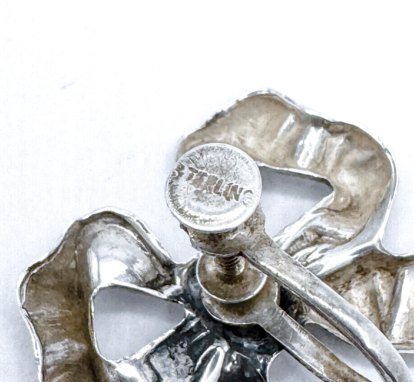 Mid-Centuntury Bow Screwback Earrings in Silver