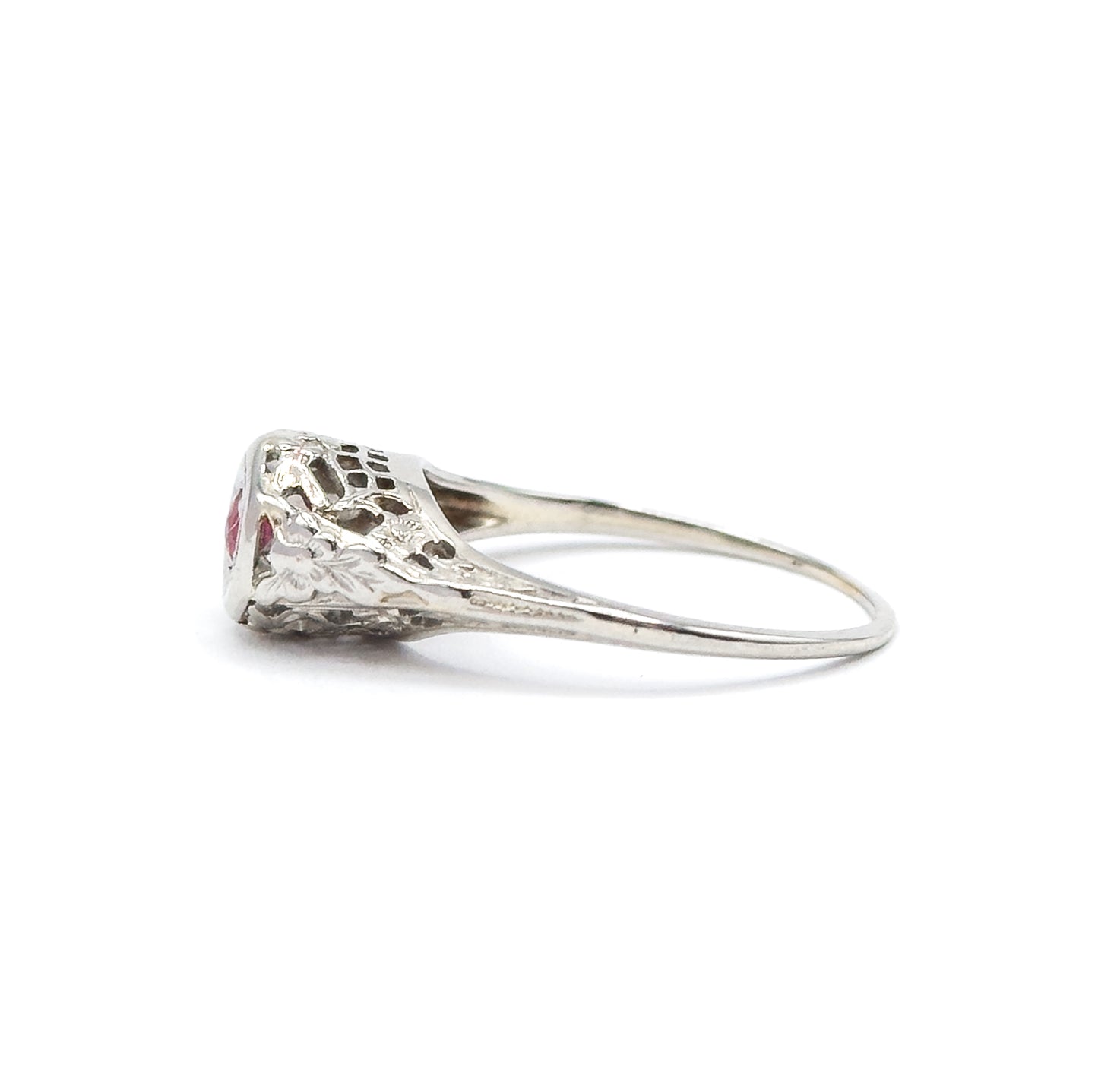 Art Deco Filigree Ring with Ruby Paste in White Gold