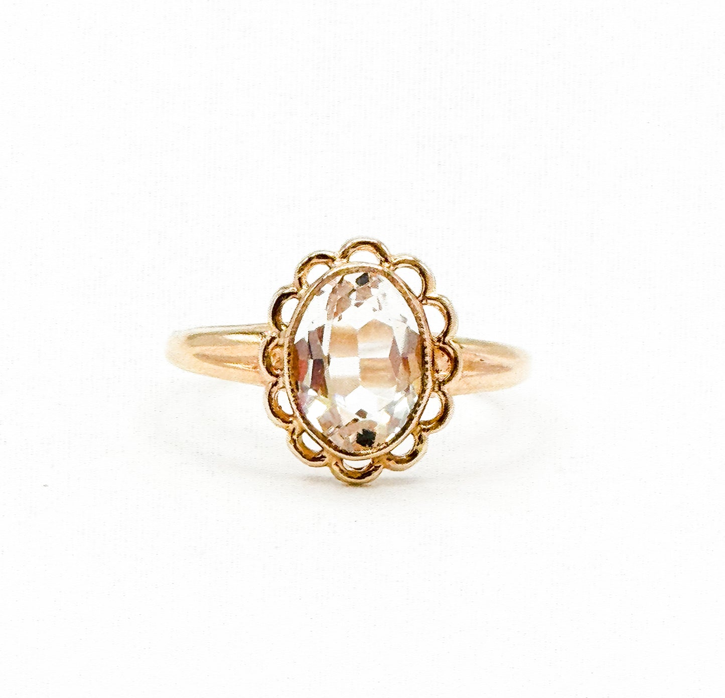 Vintage Dainty Scalloped Ring Oval Glass Gem in Gold