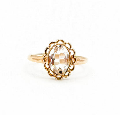 Vintage Dainty Scalloped Ring Oval Glass Gem in Gold