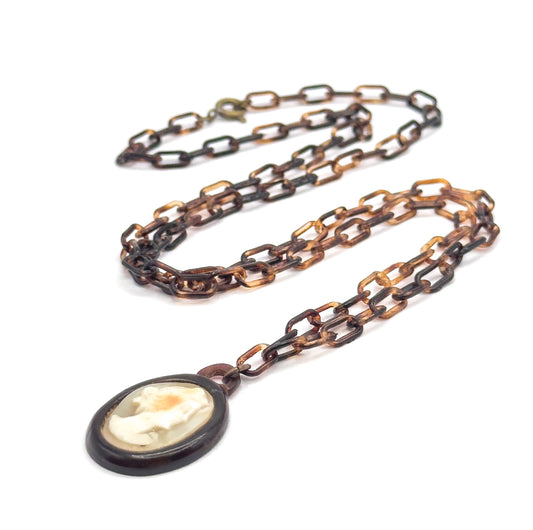Art Deco Carved Shell Cameo Necklace in Base Metal