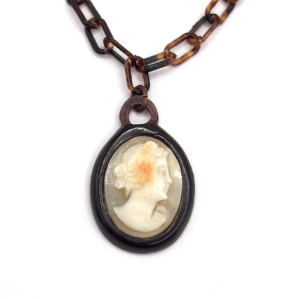 Art Deco Carved Shell Cameo Necklace in Base Metal