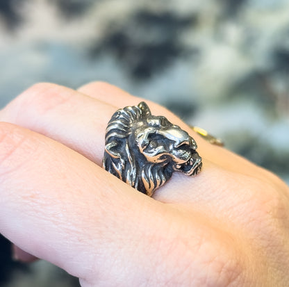 Vintage Leo Lion's Head Ring in Sterling Silver