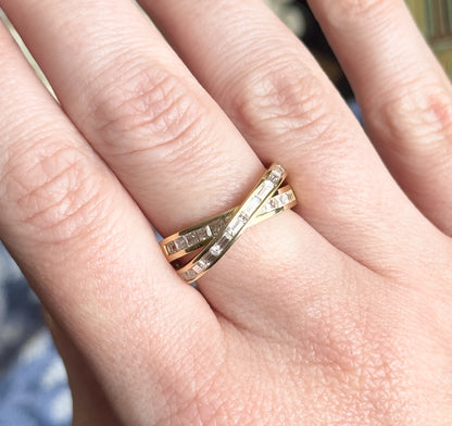 Vintage 90s - Early 2000s X Crossover Ring in Gold