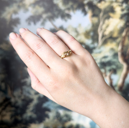 Vintage Clasped hands Ring in 14K Gold