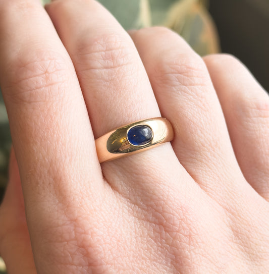 Vintage Sapphire Cabochon Ring in 14K Gold