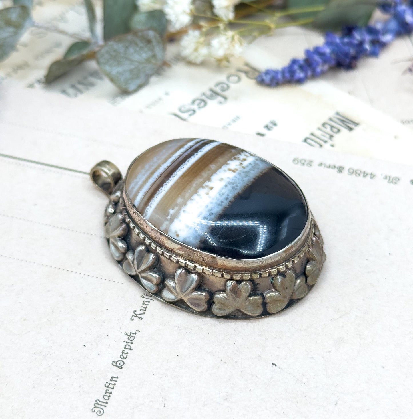 Vintage Banded Agate Shamrock Pendant Necklace: Handmade Silver Tone