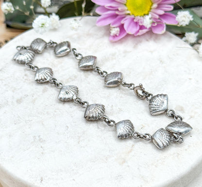 Cute Vintage Sea Shell Bracelet in Sterling Silver Vintage puffy scallops