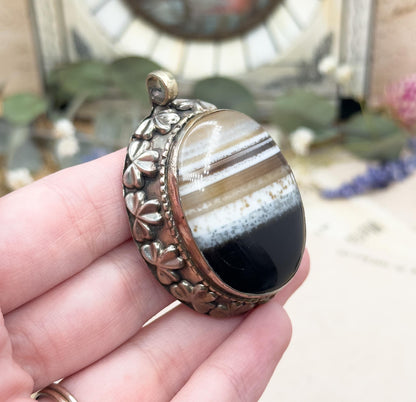 Vintage Banded Agate Shamrock Pendant Necklace: Handmade Silver Tone