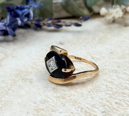 Vintage Onyx & Diamond Ring in 10K Yellow Gold Bypass Ring Florentine gold textured