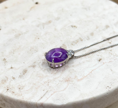 Lovely Amethyst Cabochon & Diamond Pendant Necklace in Platinum pt850
