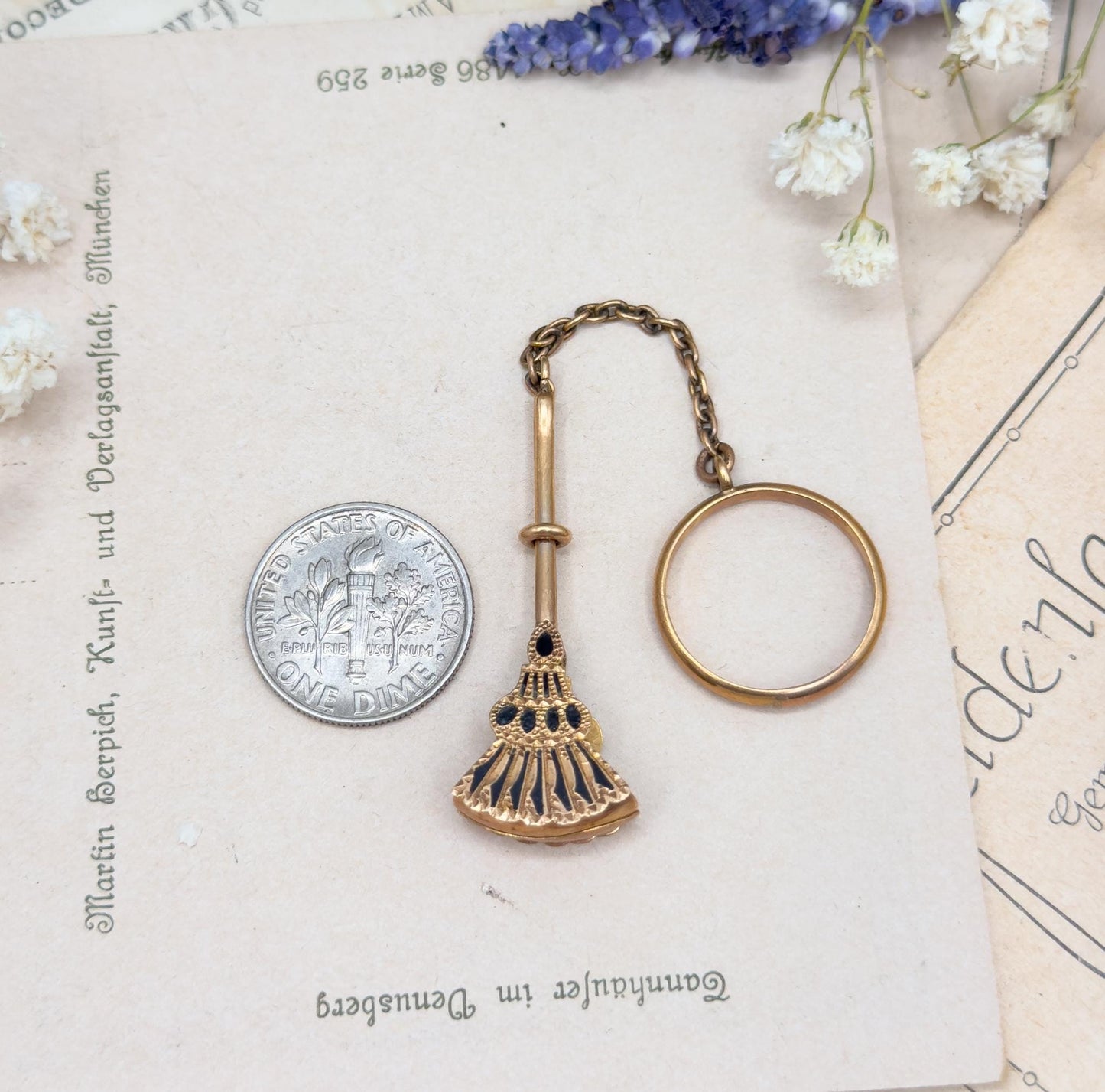 Antique 14K Yellow Gold Hankie Holder Ring: Victorian Black Enamel Detail