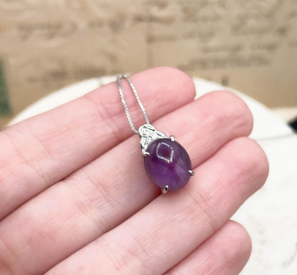 Lovely Amethyst Cabochon & Diamond Pendant Necklace in Platinum pt850