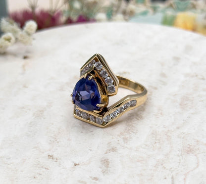 Vintage Imitation Tanzanite Ring in 14K Yellow Gold Trillion