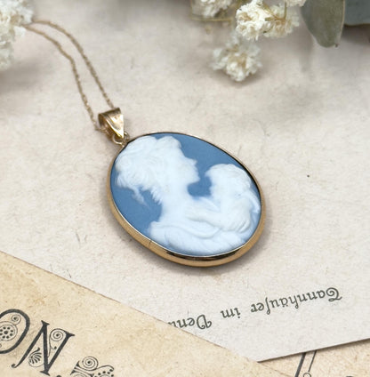 Vintage Mother & Child Jasperware Cameo Pendant Necklace in 10K Gold