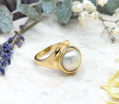 Vintage Mabe Pearl Ring in 14K Yellow Gold Swirl Ring