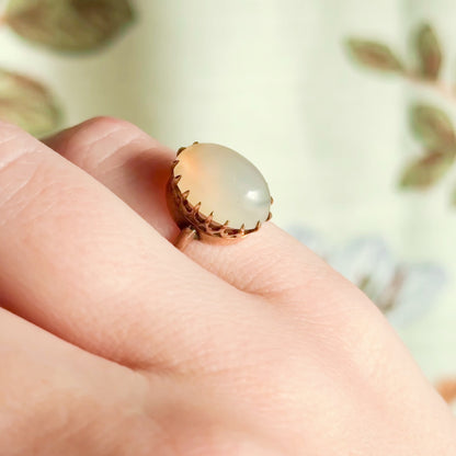 Victorian Agate Cabochon Ring in 9K Gold