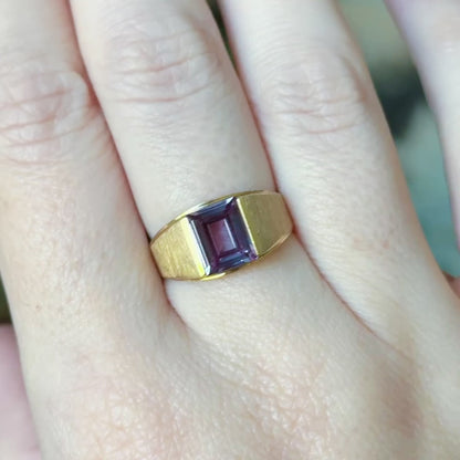 Late 20th Century Lab-Created Sapphire Ring in 10K Yellow Gold