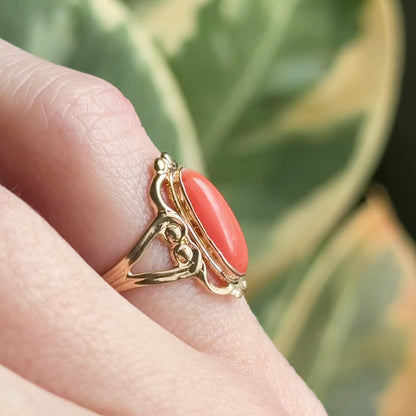 Mid-Century Coral Cabochon Ring in Gold