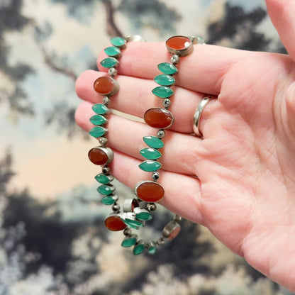 Vintage Glass Costume Jewelry Necklace in Silver tone Metal