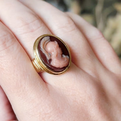 Retro Hardstone Cameo Roman Soldier Ring in 14K Yellow Gold
