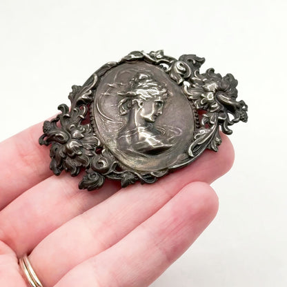 Edwardian Art Nouveau Gibson Girl Brooch in Silver