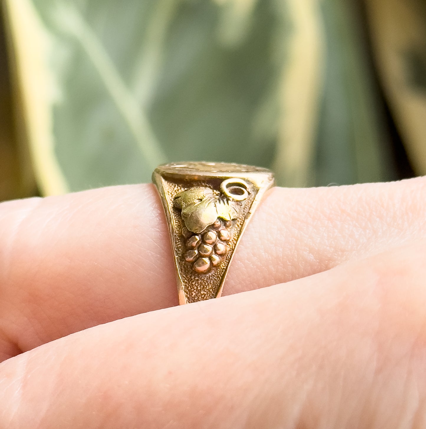 Edwardian Black Hilld Gold Engraved Signet Ring in 10K Rose Gold